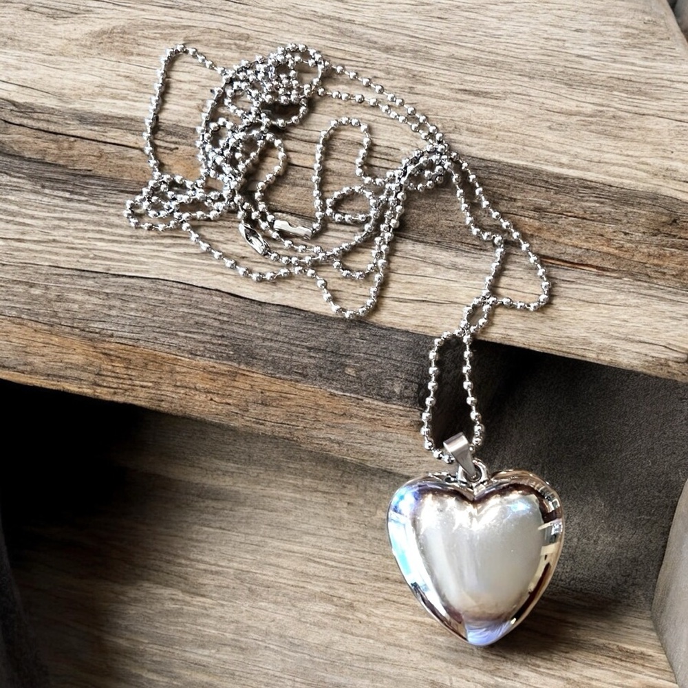 Minimalist Silver toned Puffed Heart Necklace Can be worn many ways. Ball chain